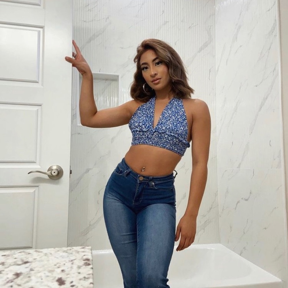 Meet your Posher, Annaray